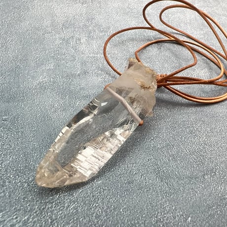 【ガネッシュヒマール産】天然ヒマラヤ水晶ペンダント⑨/GaneshHimal Natural Himalayan Quartz Pendant