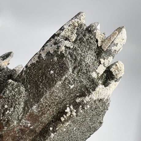 大特価【ガネッシュヒマール産】クローライトイン天然ヒマラヤ水晶/Ganesh Himal Chlorite in Himalayan Quartz