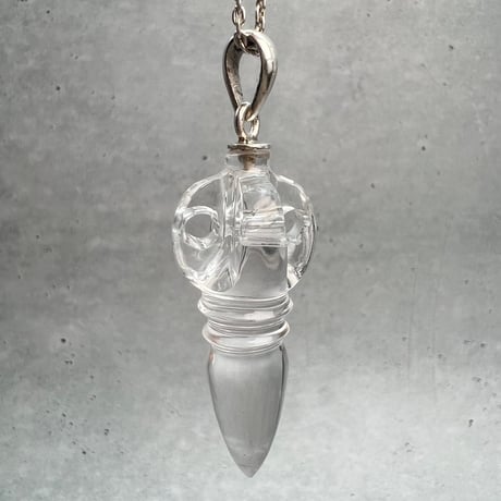 【ガネッシュヒマール産】天然ヒマラヤ水晶"手磨き加工"ペンデュラムペンダント(バジュラ.プルバ)/Ganesh Himal Himalayan Quartz Pendulum