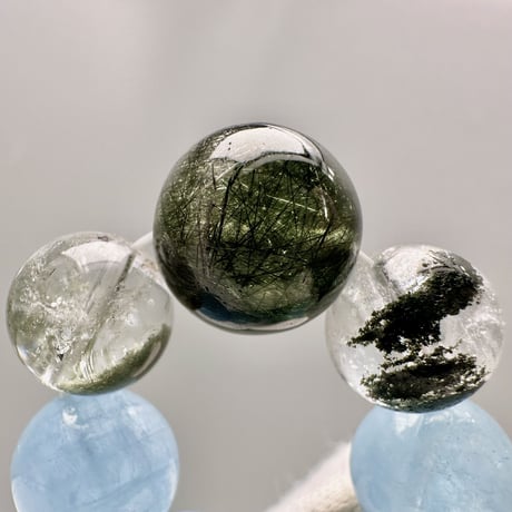 天然アクアマリン+ガネッシュヒマール産クローライト&アクチノライトイン天然ヒマラヤ水晶/Aquamarine+Ganeshhimal Chlorite& in Himalayan Quartz