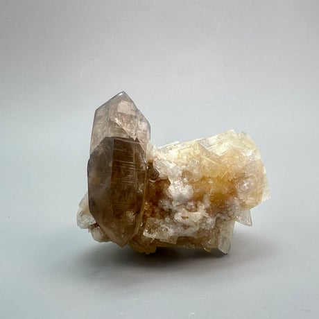 ガウリシャンカール産スモーキークォーツ | STORES