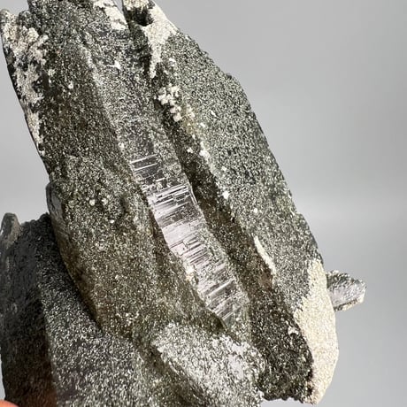 大特価【ガネッシュヒマール産】クローライトイン天然ヒマラヤ水晶/Ganesh Himal Chlorite in Himalayan Quartz