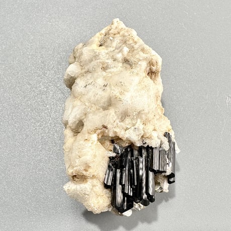 ネパールジャジャルコット産 ヒマラヤ天然ブラックトルマリン原石⑤/Nepal Jajarkot Himalayan Natural Black Tourmaline