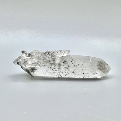 【マナスル産】クローライトイン天然ヒマラヤ水晶ポイント/Manaslu Chlorite in Himalayan Quartz Point