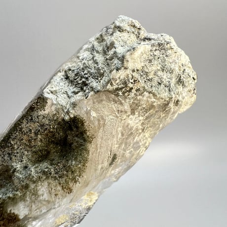 【ガネッシュヒマール産】クローライト&アクチノライトイン天然ヒマラヤ水晶ポイント/Ganesh Himal  Chlorite&Actinorite in Himalayan Quartz Point