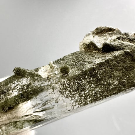 【ガネッシュヒマール産】クローライトイン天然ヒマラヤ水晶ミニポイント"L"/Ganesh Himal Chlorite in Himalayan Quartz Point