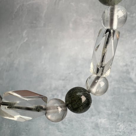 【デザインブレスレット】カイラス産×ガネッシュヒマール産ヒマラヤ水晶ビーズ/Kailash×Ganesh Himal Actinolite in Himalayan Quartz