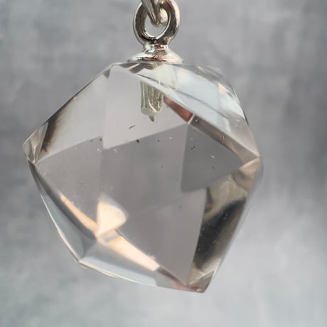 【ガネッシュヒマール産】天然ヒマラヤ水晶"手磨き加工"イコサヘドロン"ペンダントトップ/Ganesh Himal Himalayan Quartz "Icosahedron"Pendant Top