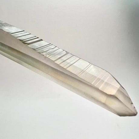マダガスカル産クローライトインクォーツ/Madagascar Chlorite in Quartz