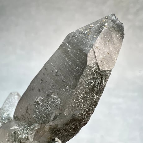【ガネッシュヒマール産】クローライトイン天然ヒマラヤ水晶ポイント/Ganesh Himal Chlorite in Himalayan Quartz Point