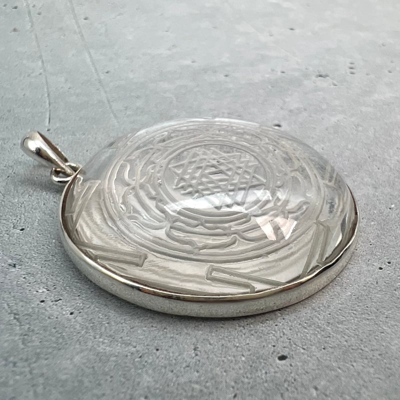 シュリヤントラ 水晶 クォーツ 神聖なる美】ヒマラヤ水晶 シュリヤントラ S | Y.S.Y24