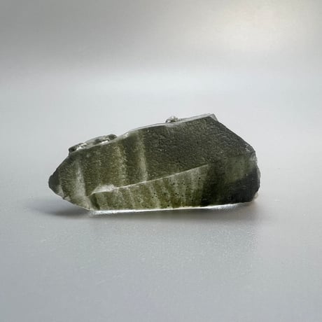 【ガネッシュヒマール産】クローライトイン天然ヒマラヤ水晶ポイント/Ganesh Himal Chlorite in Himalayan Quartz Mini Point