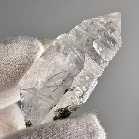 【ガネッシュヒマール産】クローライトイン天然ヒマラヤ水晶ミニポイント"RR" Ganesh Himal Chlorite in Himalayan Quartz Mini Point