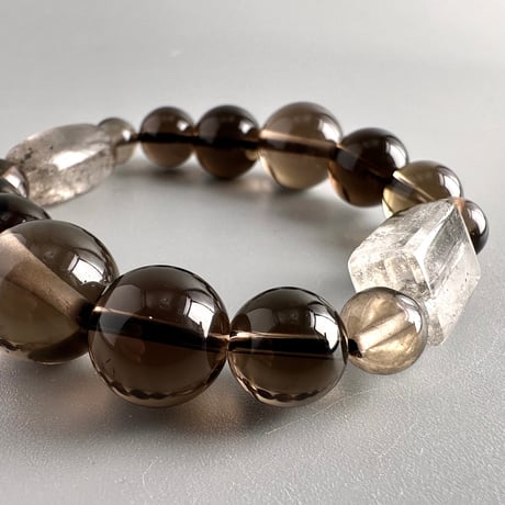 ガネッシュヒマール産ヒマラヤ水晶&ガウリシャンカール産スモーキークォーツデザインブレスレット/GaneshHimal&Gaurishankar Design Bracelet