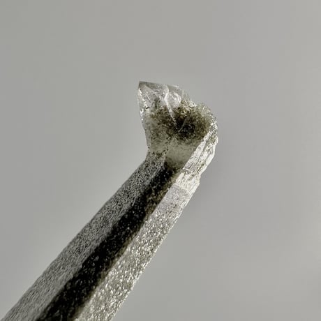 【ガネッシュヒマール産】クローライトイン天然ヒマラヤ水晶ミニポイント"KK" Ganesh Himal Chlorite in Himalayan Quartz Mini Point