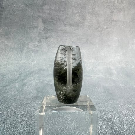 【ガネッシュヒマール産】クローライトイン天然ヒマラヤ水晶 樽型ビーズ⑯/Ganesh Himal Chlorite in Himalayan Quartz barrel beads