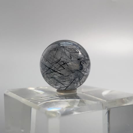 【ガネッシュヒマール産】11mm"手磨き加工"アクチノライトイン天然ヒマラヤ水晶ビーズ/Ganesh Himal Actinolite in Himalayan Quartz Round Beads