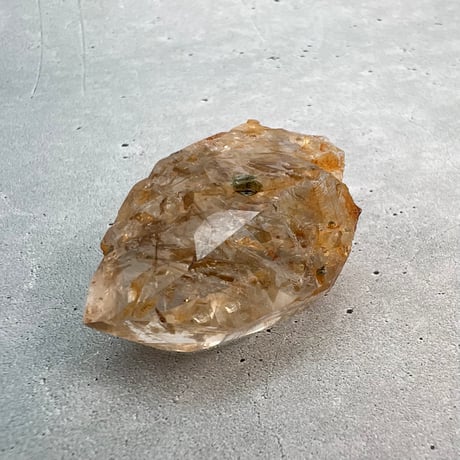 【ガネッシュヒマール産】バイオタイトイン天然ヒマラヤ水晶/Ganesh Himal Biotite in Himalayan Quartz