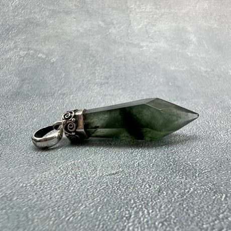 【ガネッシュヒマール産】アクチノライト&クローライト天然ヒマラヤ水晶ペンダントトップ⑦/Ganesh Himal Actinorite in Himalayan Quartz Pendant Top