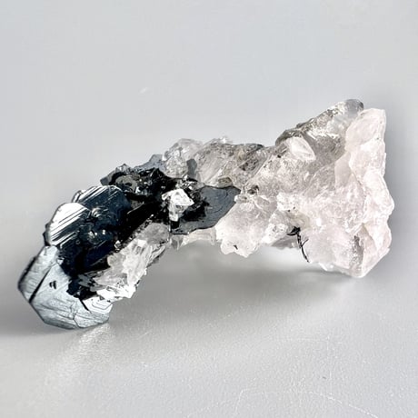 【ガネッシュヒマール産】ヘマタイトイン天然ヒマラヤ水晶/Ganesh Himal hematite in Himalayan Quartz
