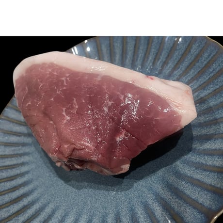 『チャーシューや煮豚、煮込み料理に』黒豚もも肉　500ｇ　使い勝手の良いブロック肉！！