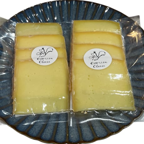 十勝放牧黒豚無添加ハンバーグ（150ｇ×4）ラクレットチーズ（４枚）セット