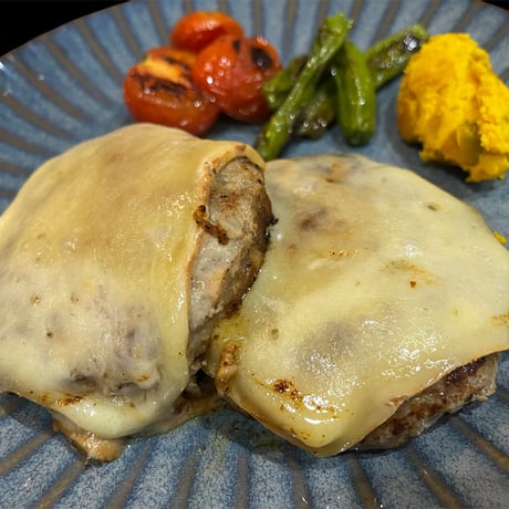 『ギフト』無添加生ソーセージ3種（150g×3),無添加ハンバーグ(150g×4)、ロースハム(80g×2),(ベーコン80g×2) 十勝産ラクレットチーズ４枚！！