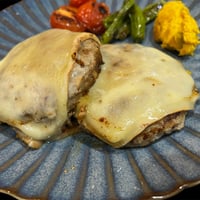 十勝放牧黒豚無添加ハンバーグ（150ｇ×4）ラクレットチーズ（４枚）セット