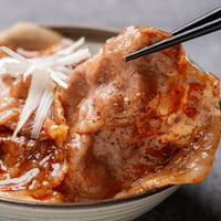 【ギフト】圧巻の豚肉で作る十勝名物豚丼セット（1000ｇ）タレ220ｇ付
