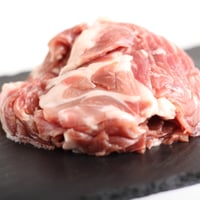 『new!!』切り落とし（肩肉）300g×3　900ｇ