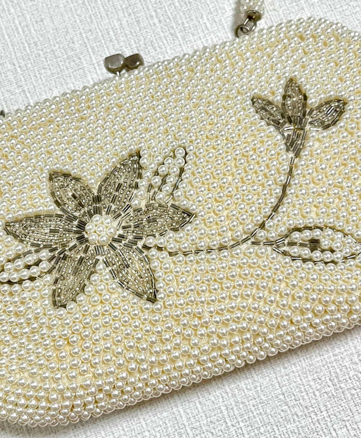 昭和レトロ ヴィンテージ 総パールビーズバッグ 白 花模様刺繍
