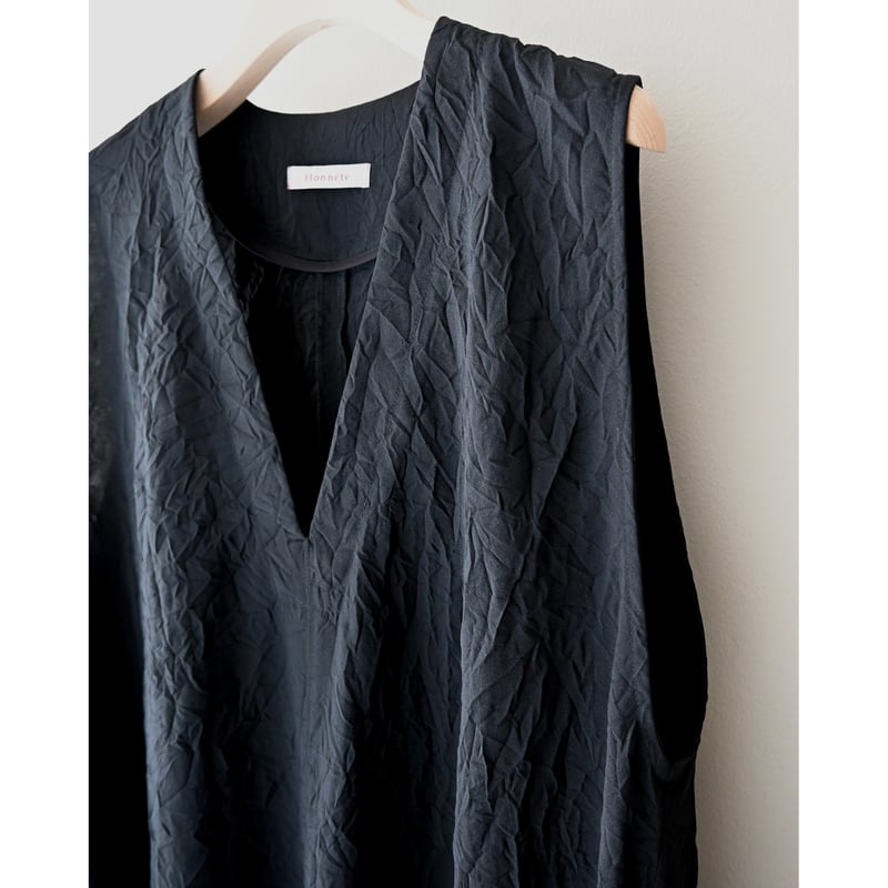 Honnete Sleeveless V Wide Dress / Vネックワンピース - B