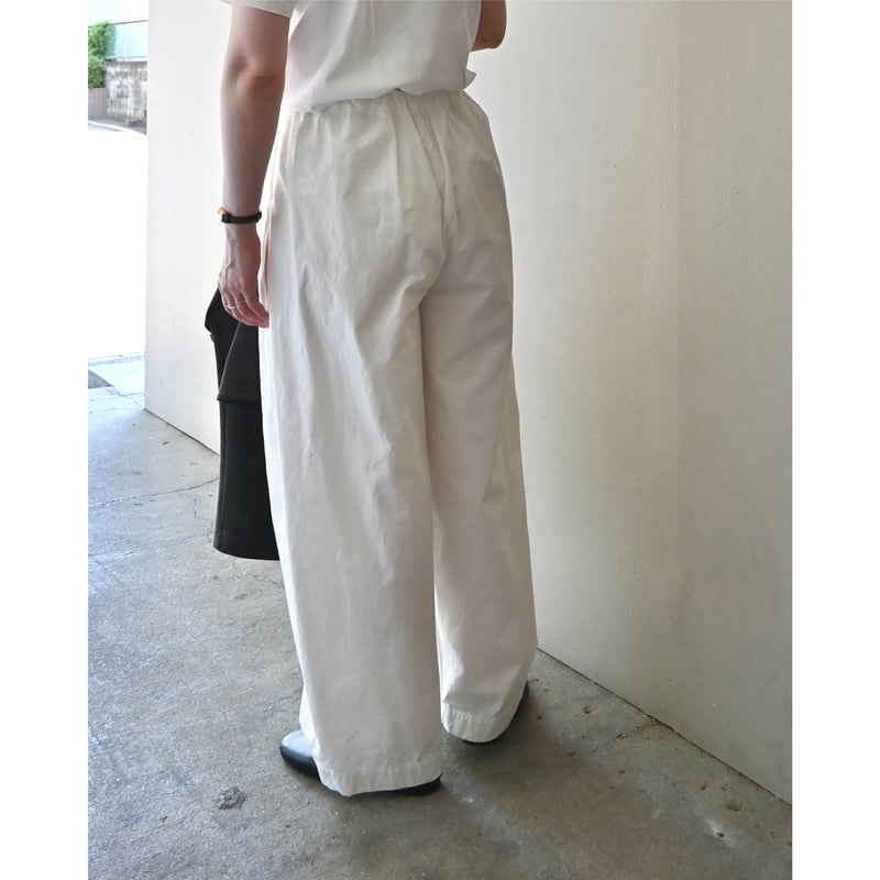 TRAVAIL MANUEL コンパクトウェザー コクーンパンツ - OFF WHITE |