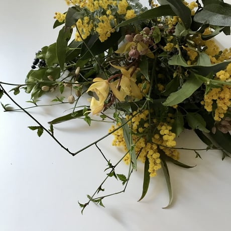 小さな季節の花束ギフト (ギフトBOX使用)