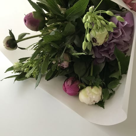 小さな季節の花束ギフト (ギフトBOX使用)