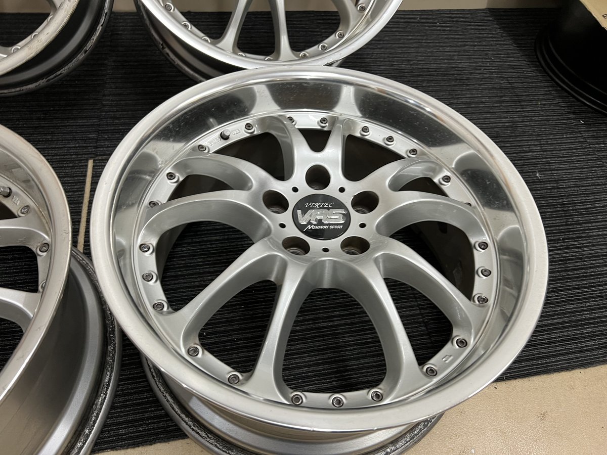 Manaray Sport VERTEC VR-5社外18インチ×8J＋45 1本のみ。日本製。MANARAY SPORT VERTEC VR5 18インチ - メルカリ