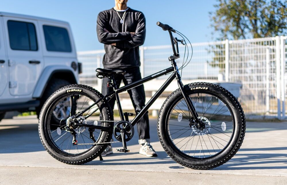 J061 ★小キズ使用感有り★ファットバイク★BANFF★6段★26インチ J061 ☆小キズ使用感有り☆ファットバイク☆BANFF☆6段☆26インチ FAT