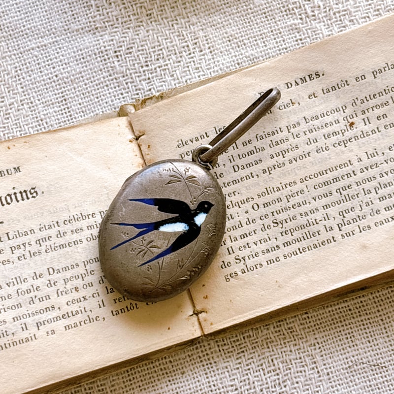 フランスアンティーク　ペンダントトップ・つばめ フランスアンティーク ペンダントトップ・つばめ | minon antiques