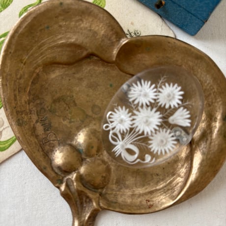 ルーサイトブローチ | STORES