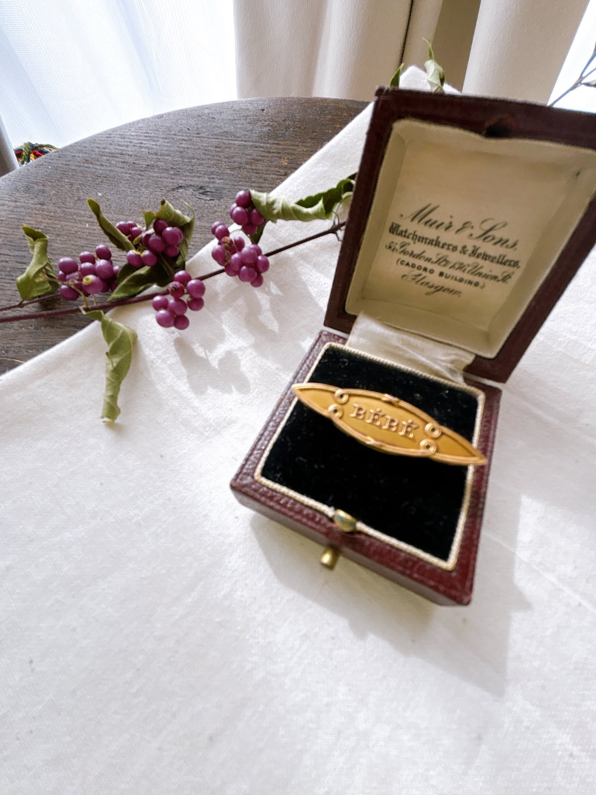 フランスアンティーク BEBEブローチ ORIA社 | minon antiques