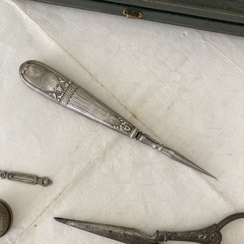 アンティーク　フランス　クロモス　8枚セット　Guerin Boutron フランス アンティークボタン 10個セット | grenierplus