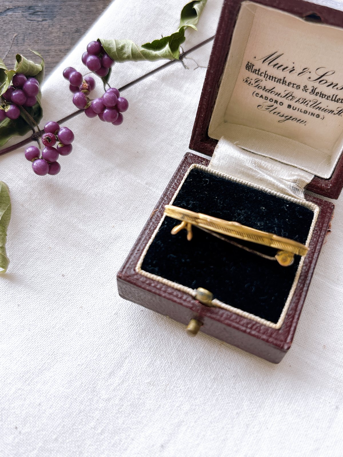 フランスアンティーク bebeブローチ ORIA社