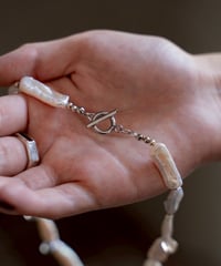 61081  pearl drift necklace