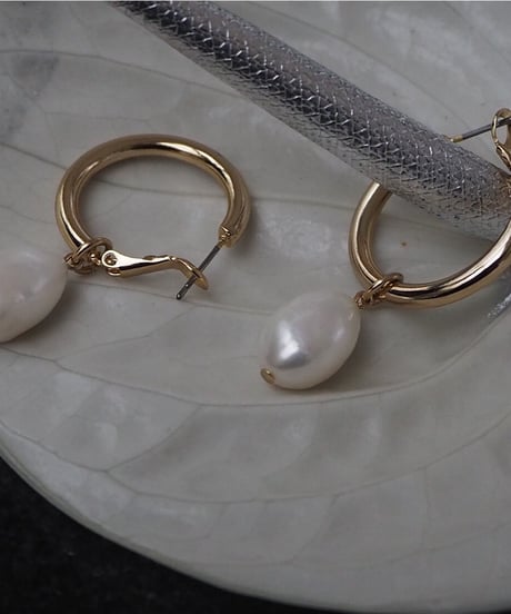 No. 30068 Baroque Pearl pirced / earring