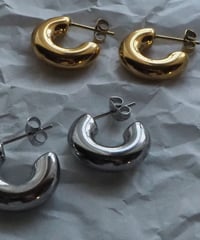 No. 10056　Plump hoop pierce