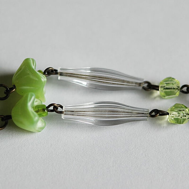 フラワーモチーフ ガラスビーズのヴィンテージネックレス/イギリス  