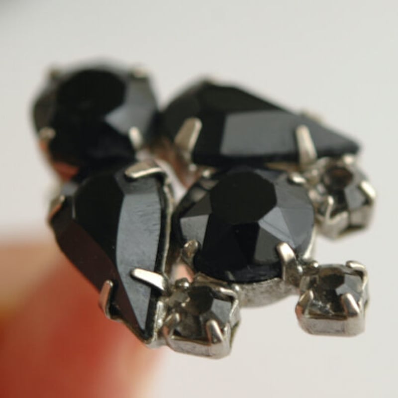 black rhinestone ヴィンテージクリップイヤリング/イギリス