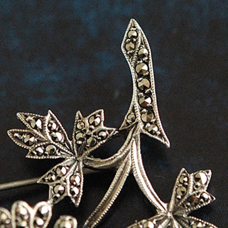 silver × marcasite フラワーモチーフのヴィンテージブローチ/イギリス