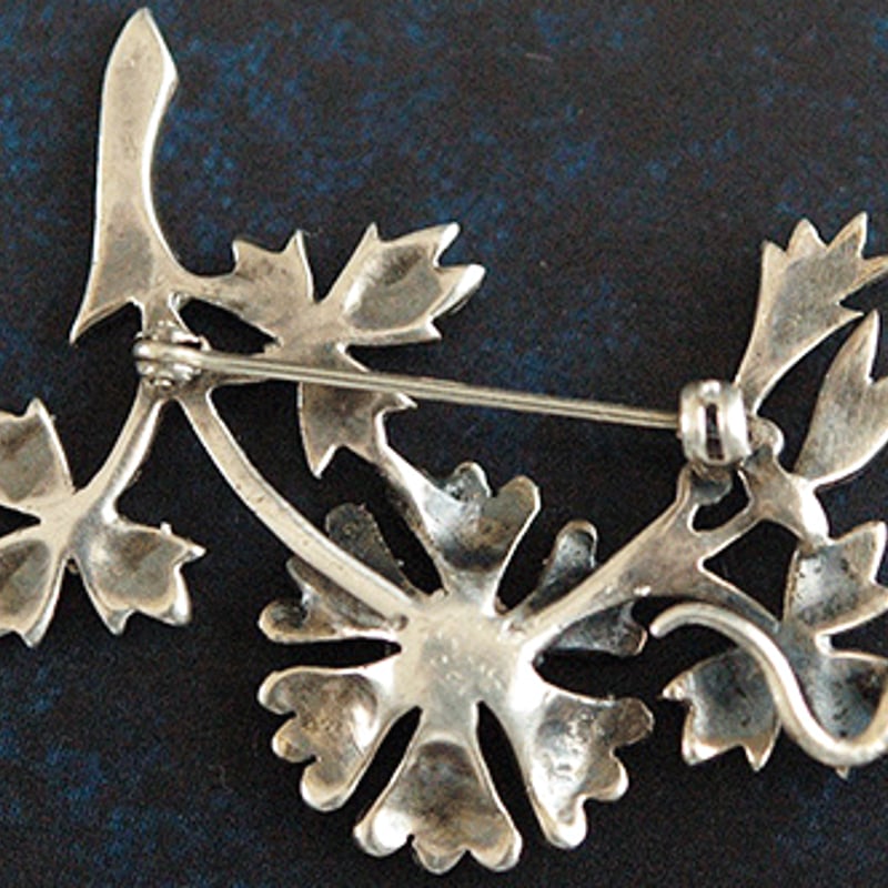 silver × marcasite フラワーモチーフのヴィンテージブローチ/イギリス