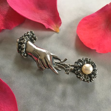 ヴィクトリアンブローチ | STORES ヴィクトリアンブローチ | STORES